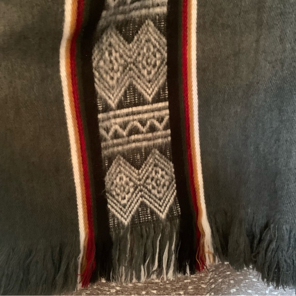 Vintage Indian Arts Wool Poncho Free Size/Unisex Clothing - Picture 2 of 6